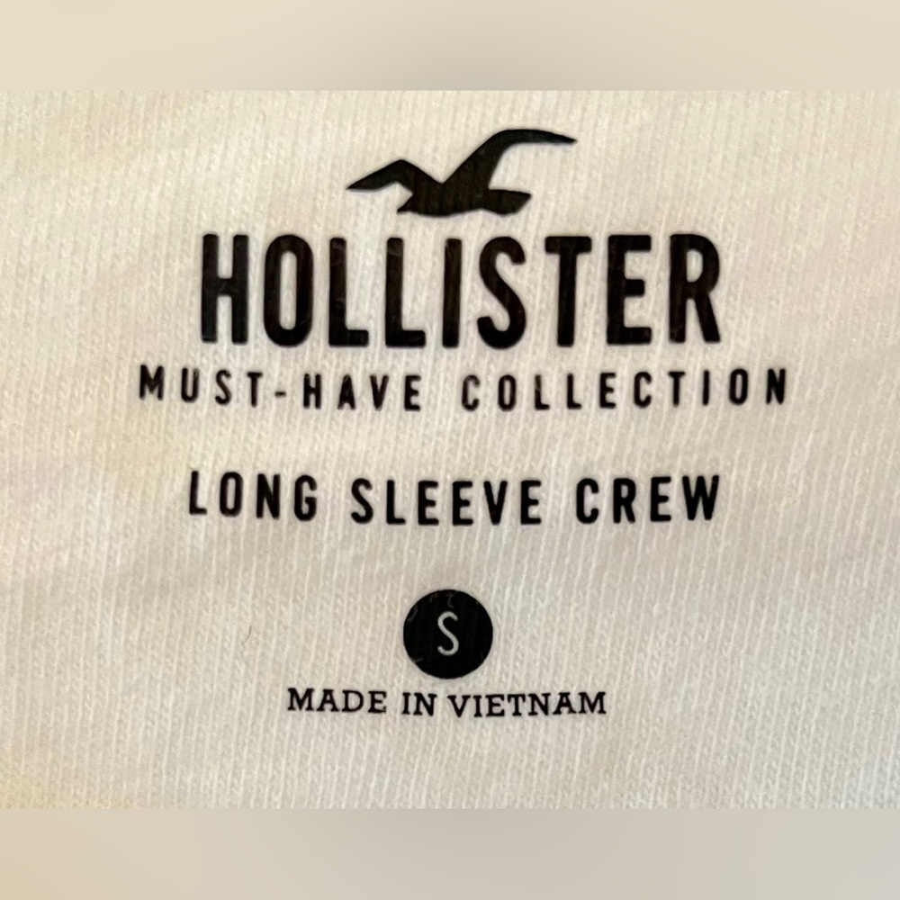 Hollister Long Sleeve Tee. Size Men’s S. Color White and Grey. - Picture 3 of 3
